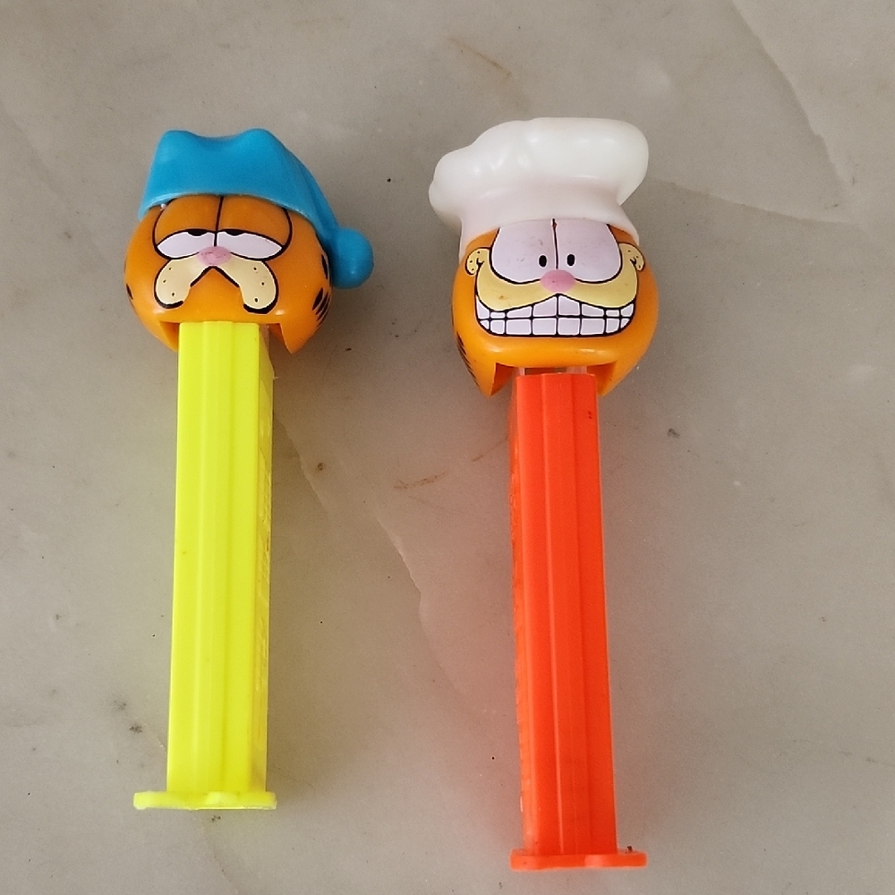 Vintage Garfield PEZ  Dispenser Set